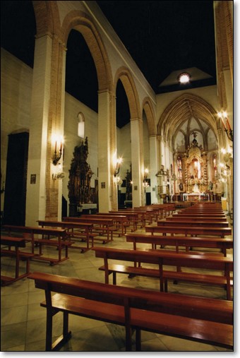 vista interior de la Parroquia de Omnium Sanctorum